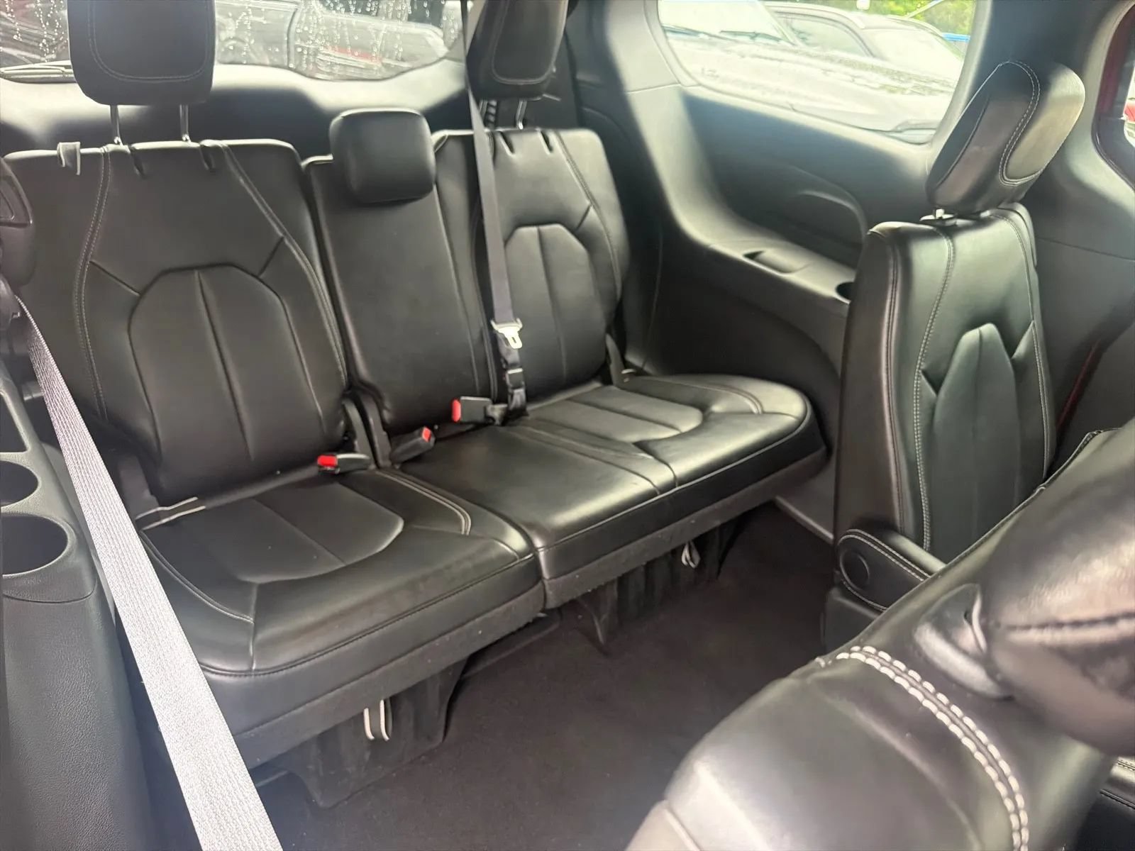 Used 2025 Chrysler Pacifica Select FWD image 19