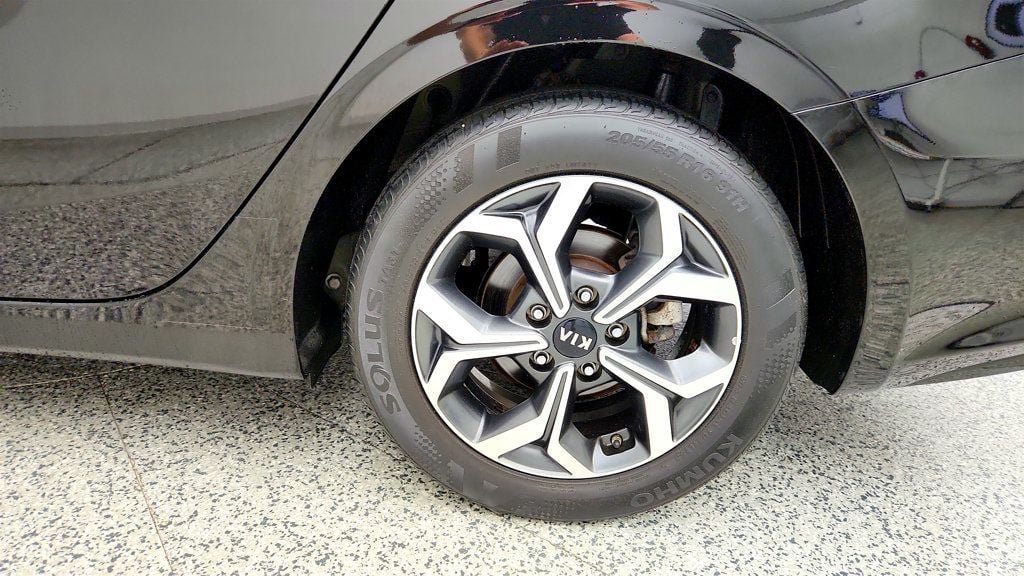 Used 2019 Kia Forte LXS FWD image 27