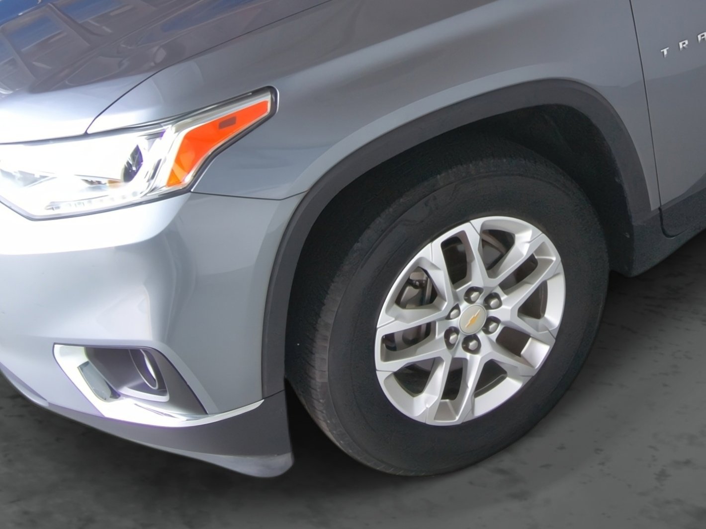 Used 2020 Chevrolet Traverse LT FWD image 7