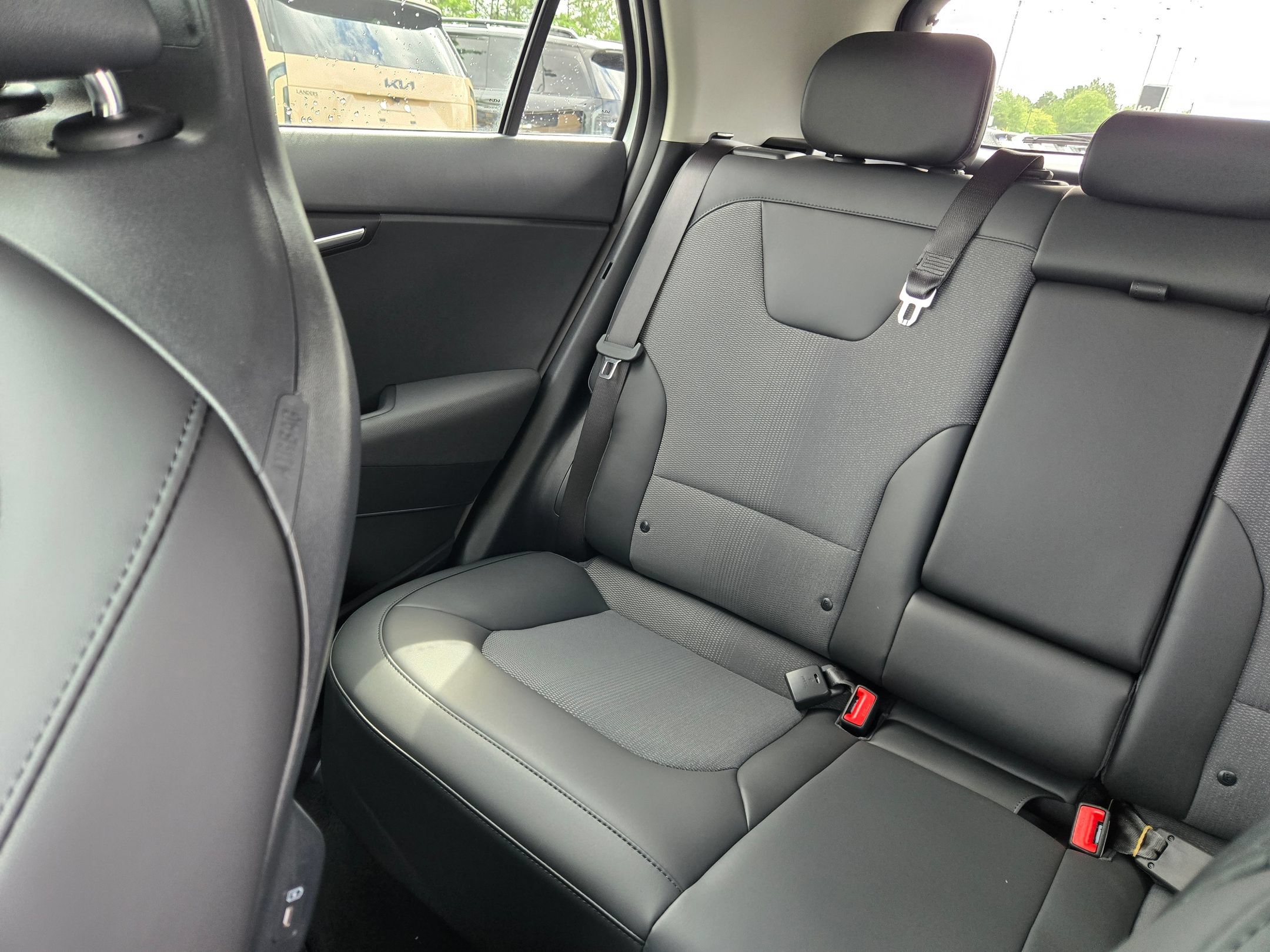 New 2026 Kia Niro EX FWD image 12