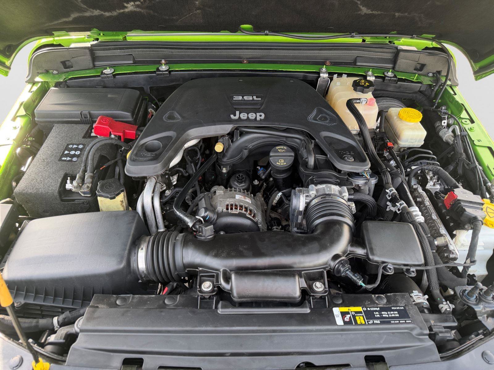 Used 2018 Jeep Wrangler Unlimited Sahara w/ Dual Top Group image 20
