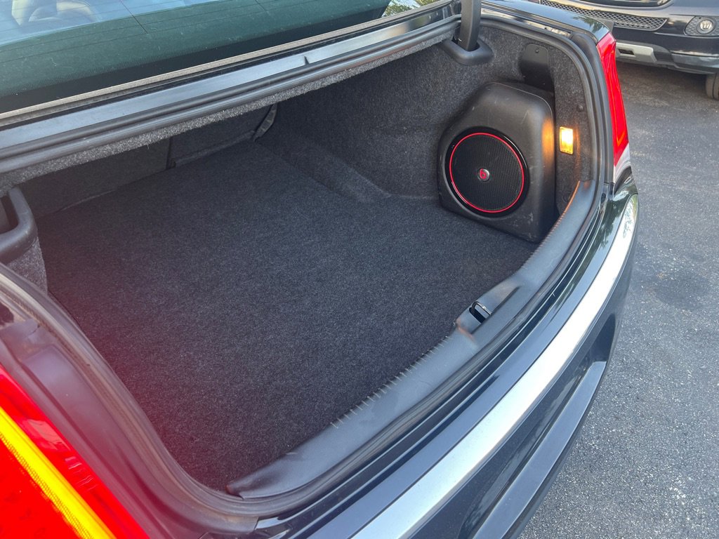 Used 2015 Chrysler 300 Limited w/ 300 Premium Group image 6