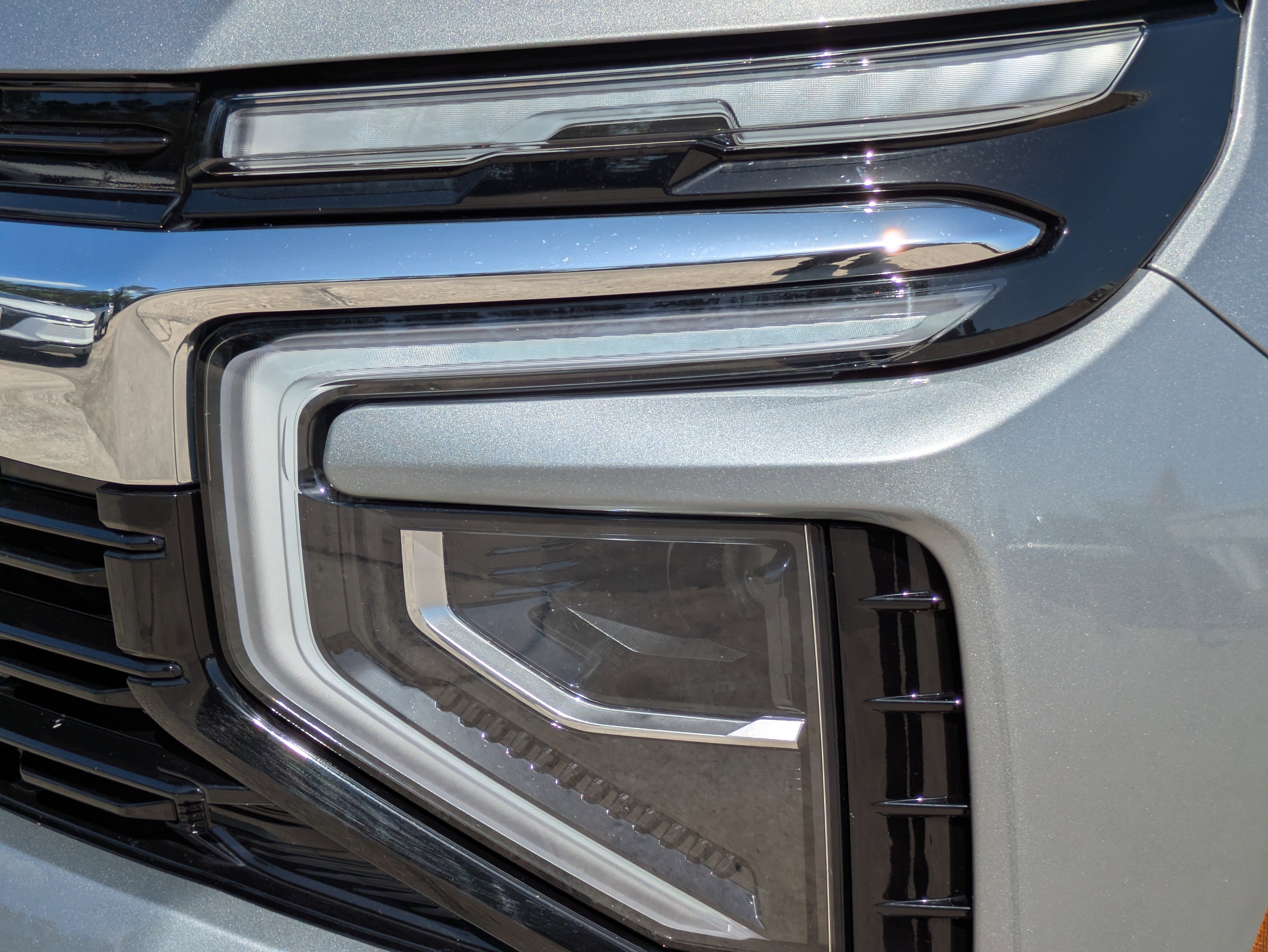 Used 2025 Chevrolet Suburban LS image 29