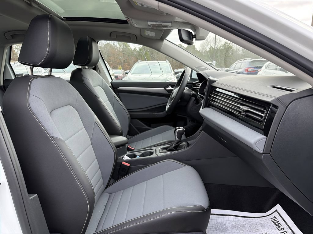 New 2026 Volkswagen Jetta SE FWD image 19