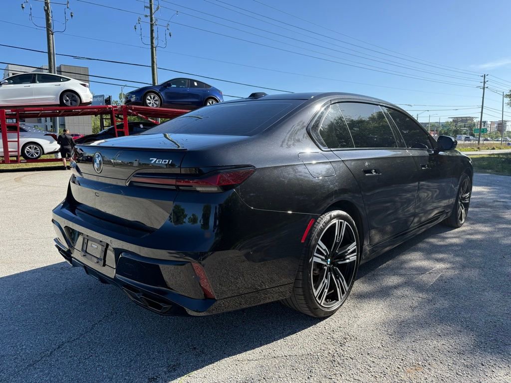 Used 2023 BMW 760i xDrive w/ Executive Package image 9