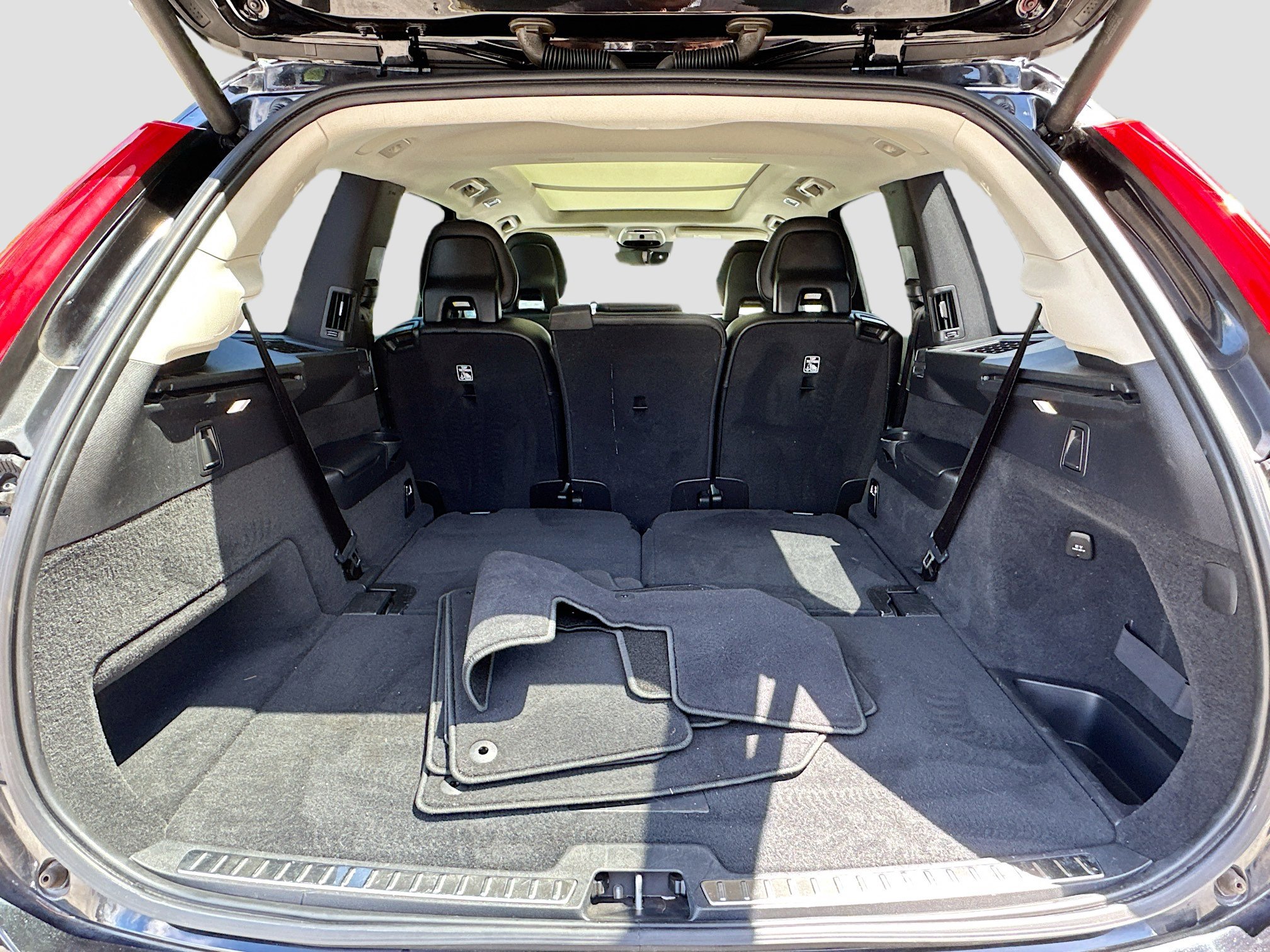 Used 2021 Volvo XC90 T5 Momentum image 25