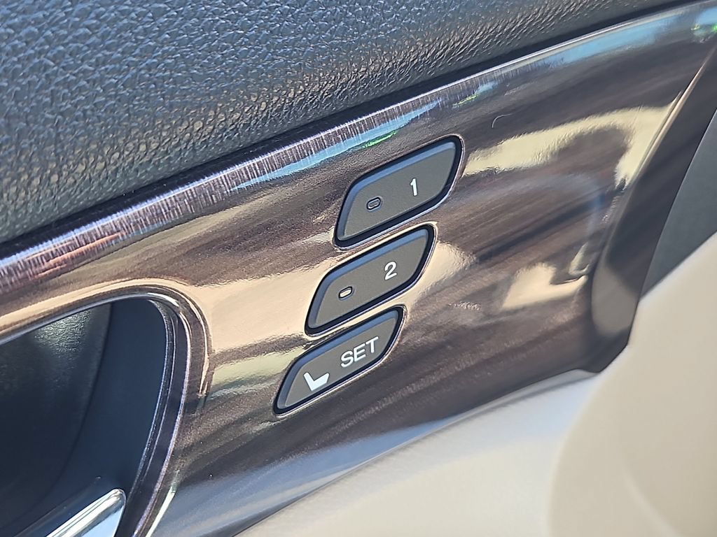 Used 2017 Honda Accord EX-L image 18
