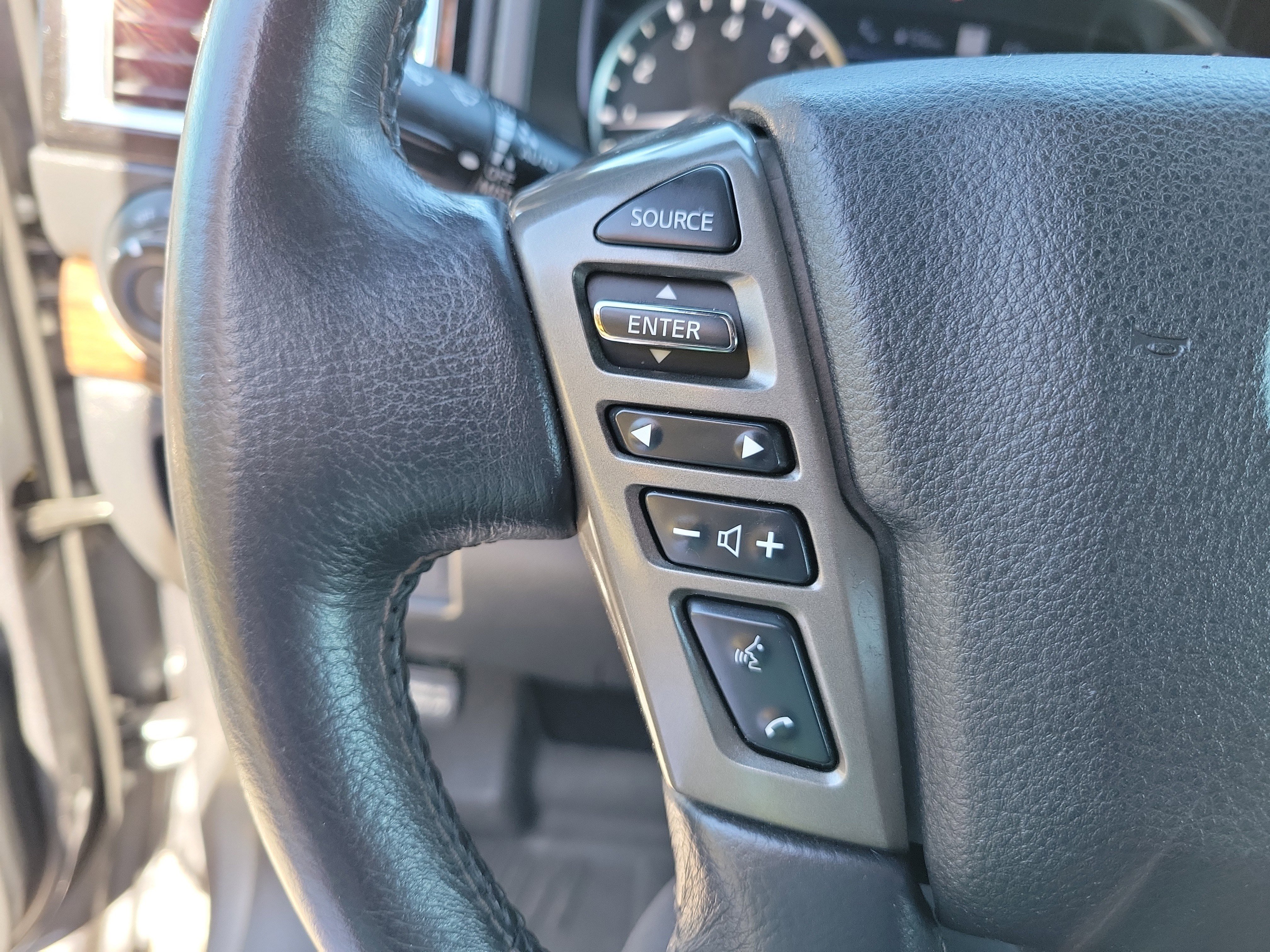 Used 2023 Nissan Titan Platinum Reserve w/ Moonroof Package image 15