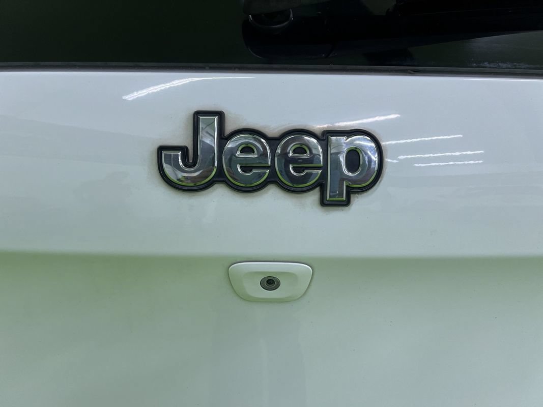 Used 2014 Jeep Cherokee Latitude w/ Comfort/Convenience Group AWD/4WD image 12
