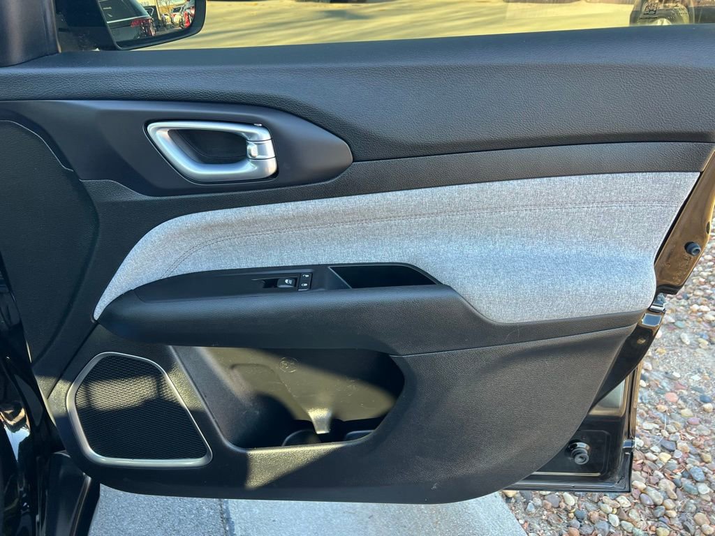 Used 2022 Jeep Compass Latitude image 24