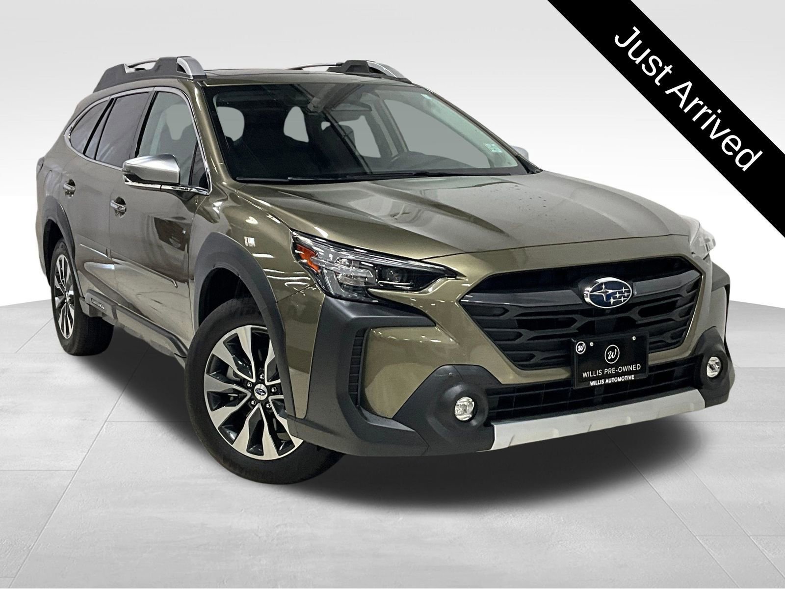 Used 2023 Subaru Outback Touring XT image 1