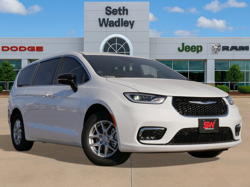 New 2026 Chrysler Pacifica Select image 1