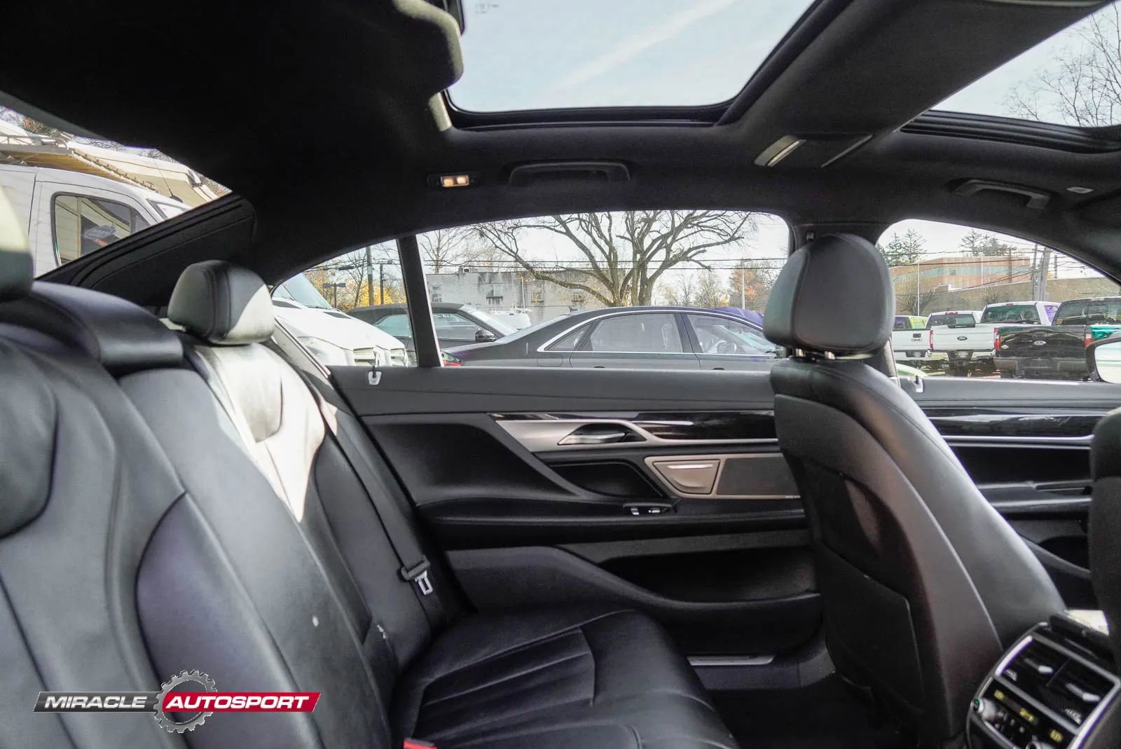 Used 2018 BMW 740i w/ M Sport Package image 36