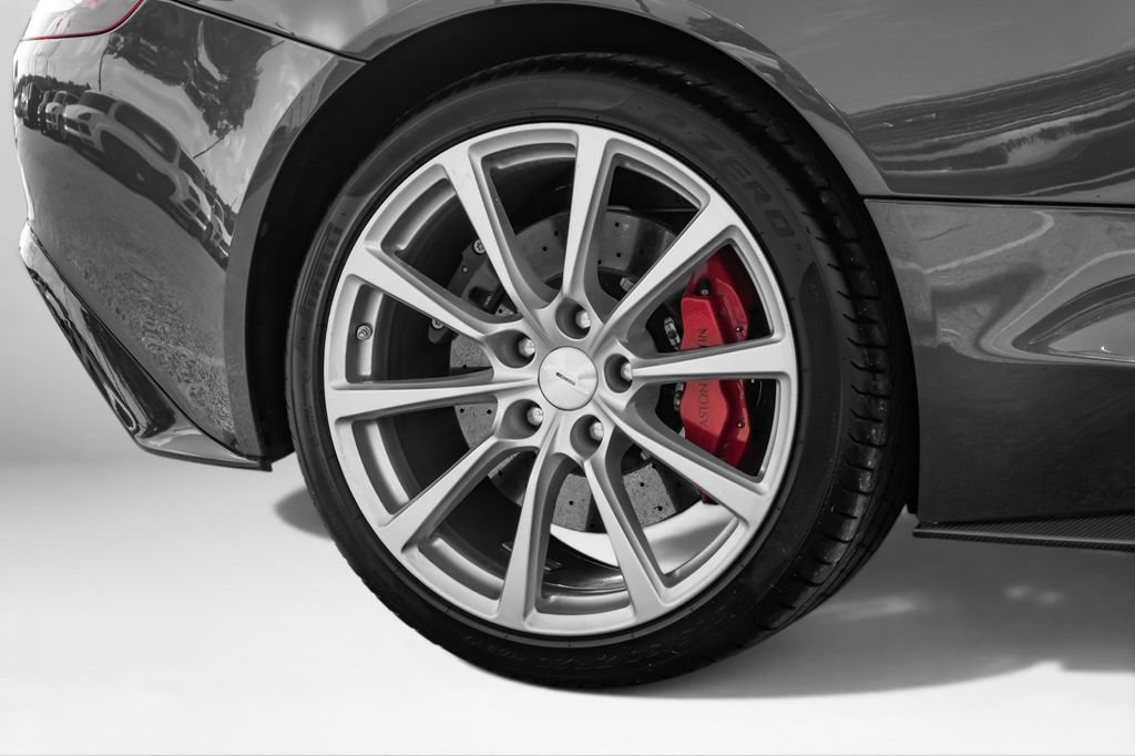 Used 2016 Aston Martin Vanquish Coupe RWD image 51