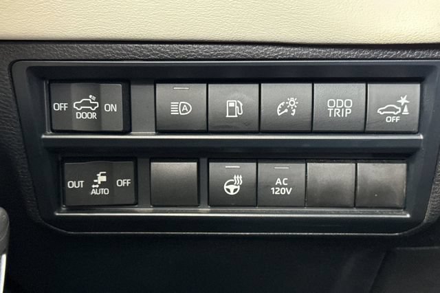 Used 2025 Toyota Tundra Capstone AWD/4WD image 41