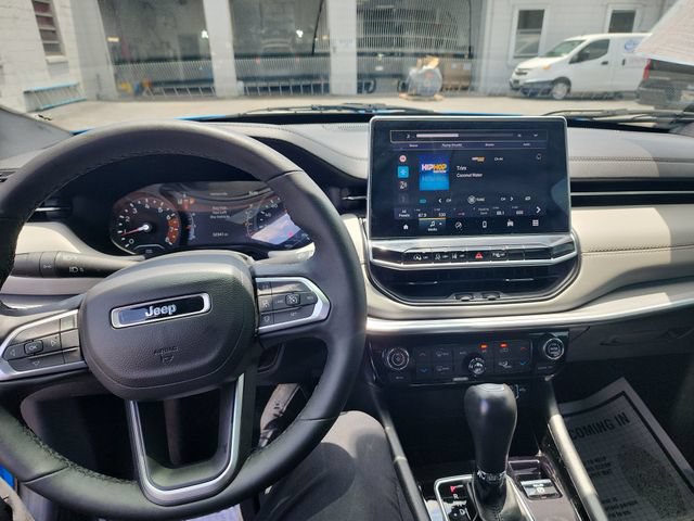 Used 2024 Jeep Compass Limited AWD/4WD image 25