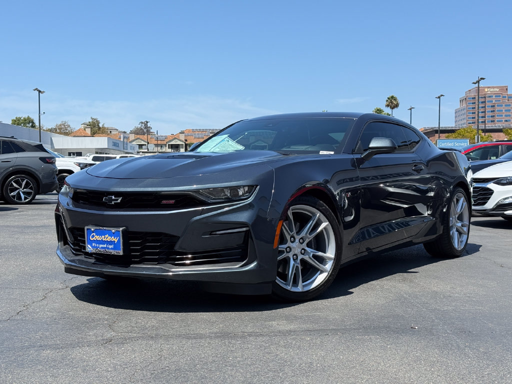 Used 2022 Chevrolet Camaro SS RWD image 2
