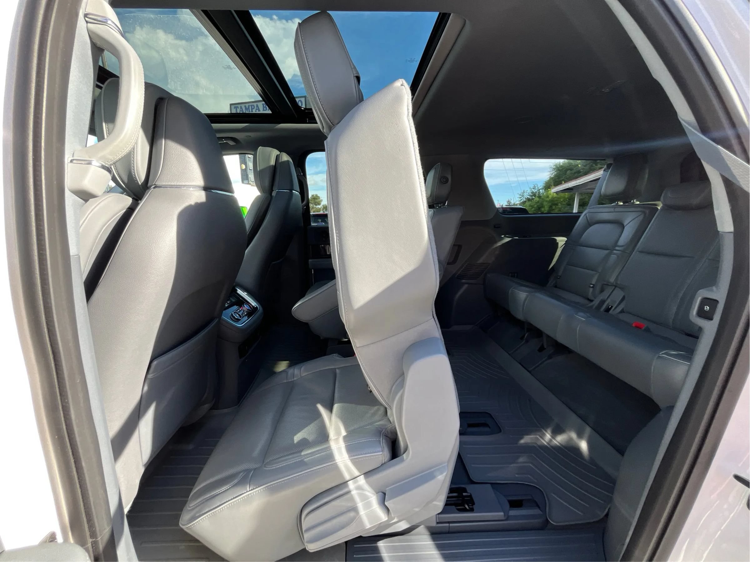 Used 2019 Lincoln Navigator L Reserve AWD/4WD image 13