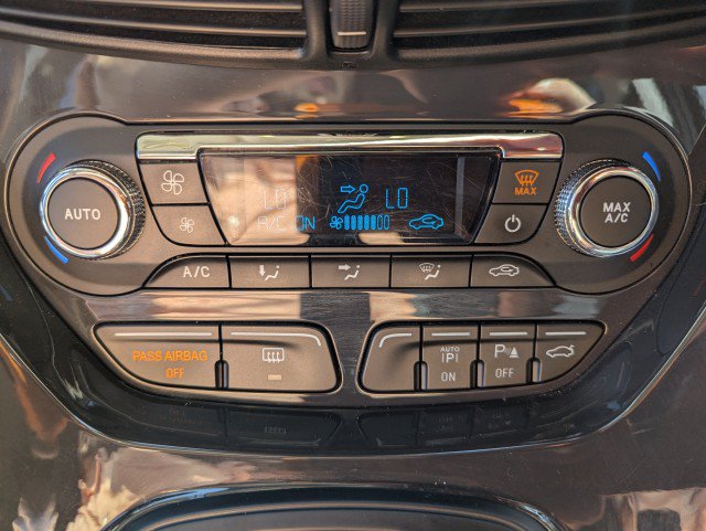 Used 2015 Ford Escape Titanium w/ Equipment Group 301A AWD/4WD image 21