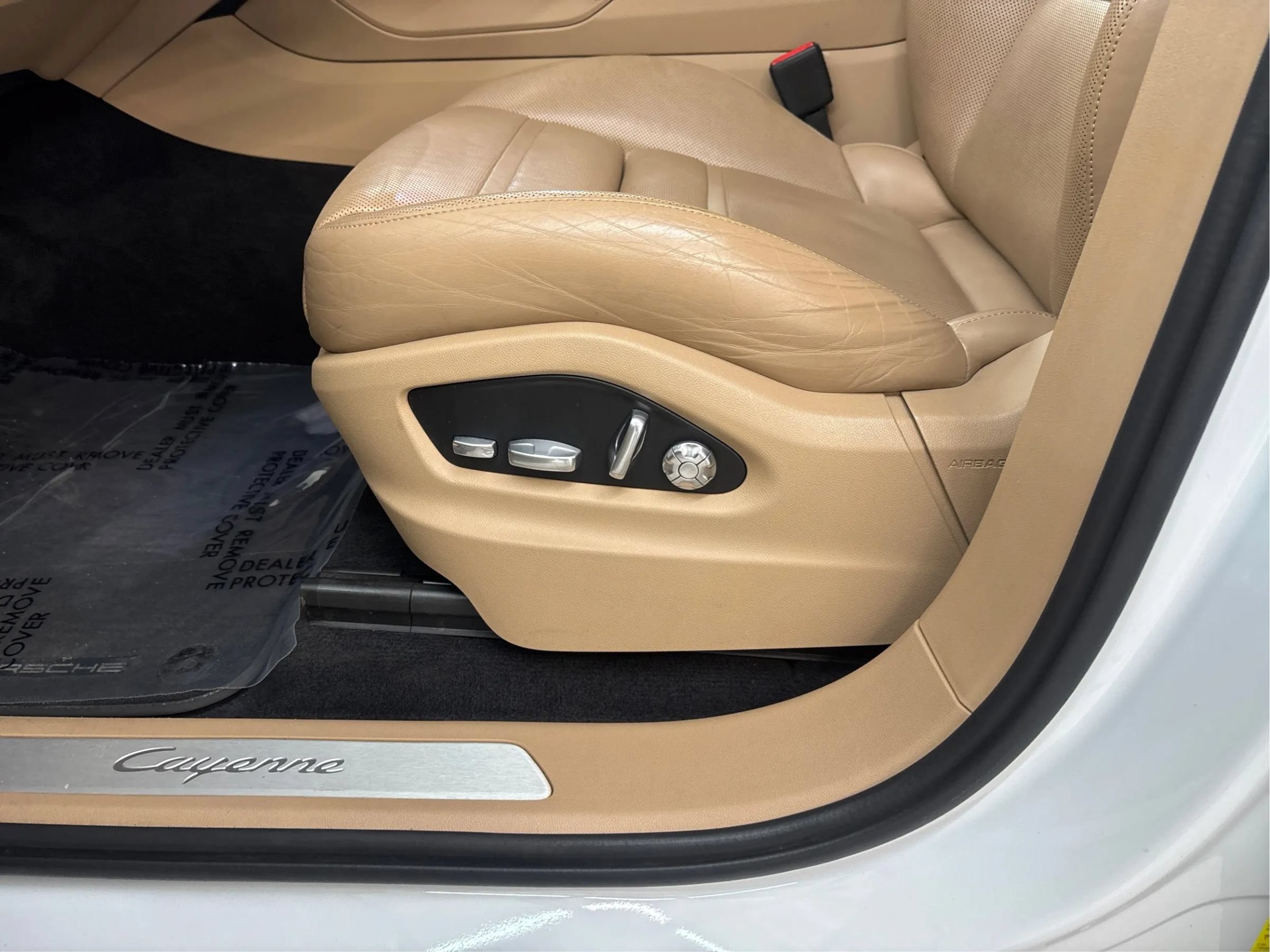 Used 2021 Porsche Cayenne AWD/4WD image 24