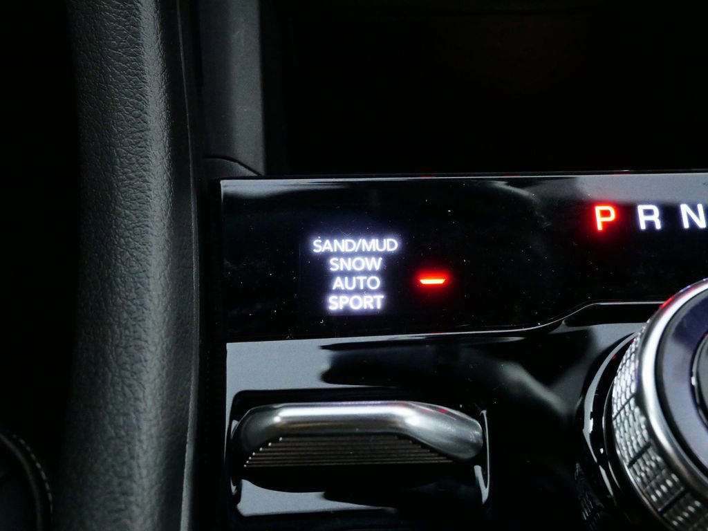 Certified 2024 Jeep Grand Cherokee Limited w/ Black Appearance Package image 50