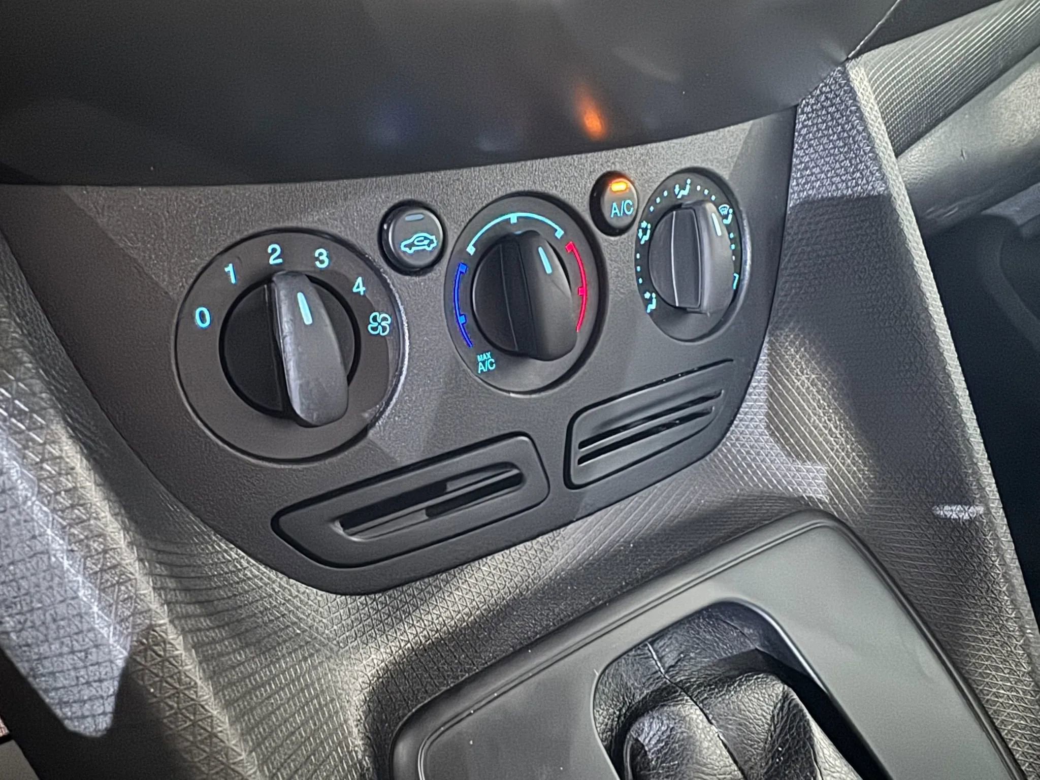 Used 2014 Ford Transit Connect XL FWD image 21