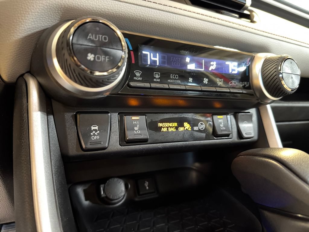 Used 2022 Toyota RAV4 XLE w/ Convenience Package AWD/4WD image 30