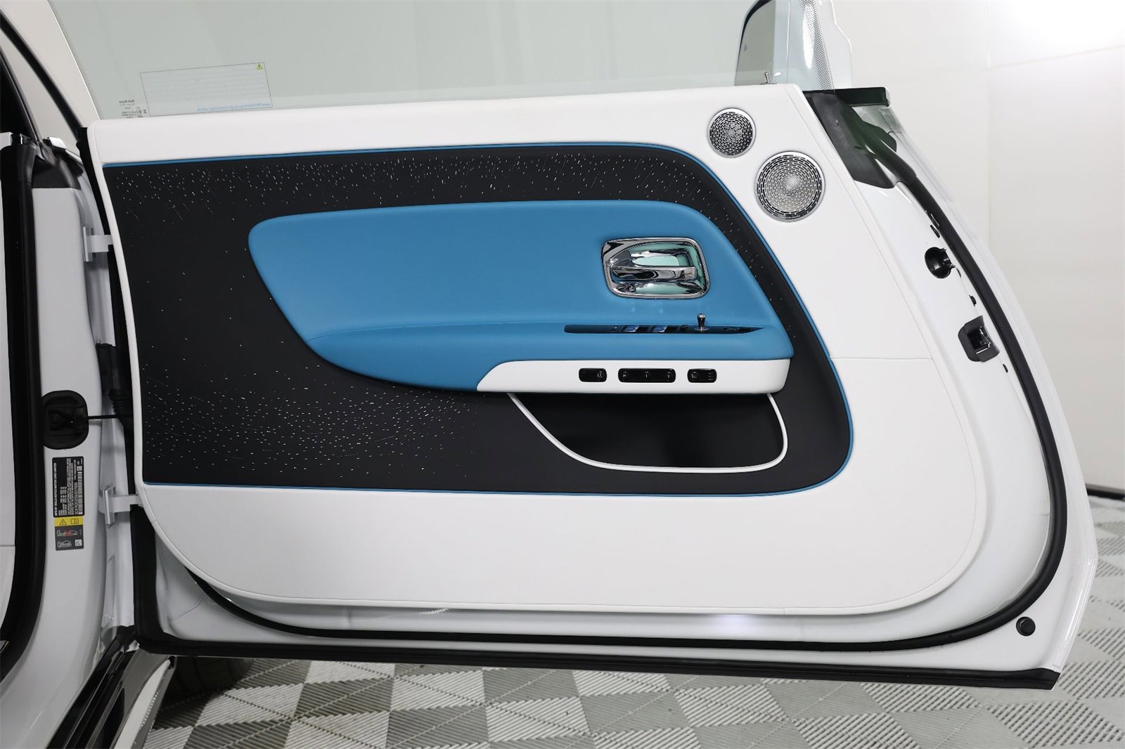 New 2025 Rolls-Royce Spectre w/ Spectre Launch Package image 20