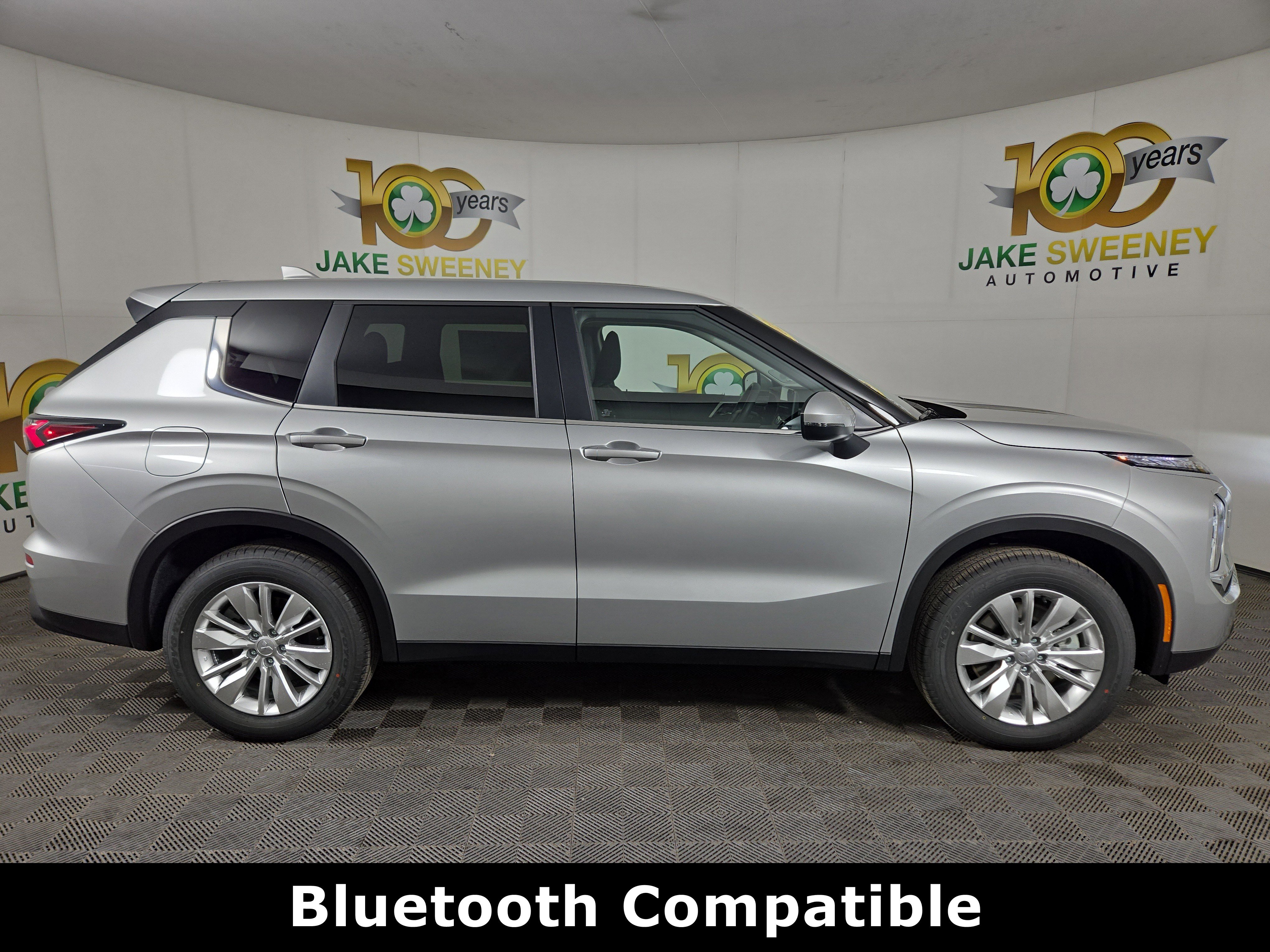 New 2026 Mitsubishi Outlander ES image 8