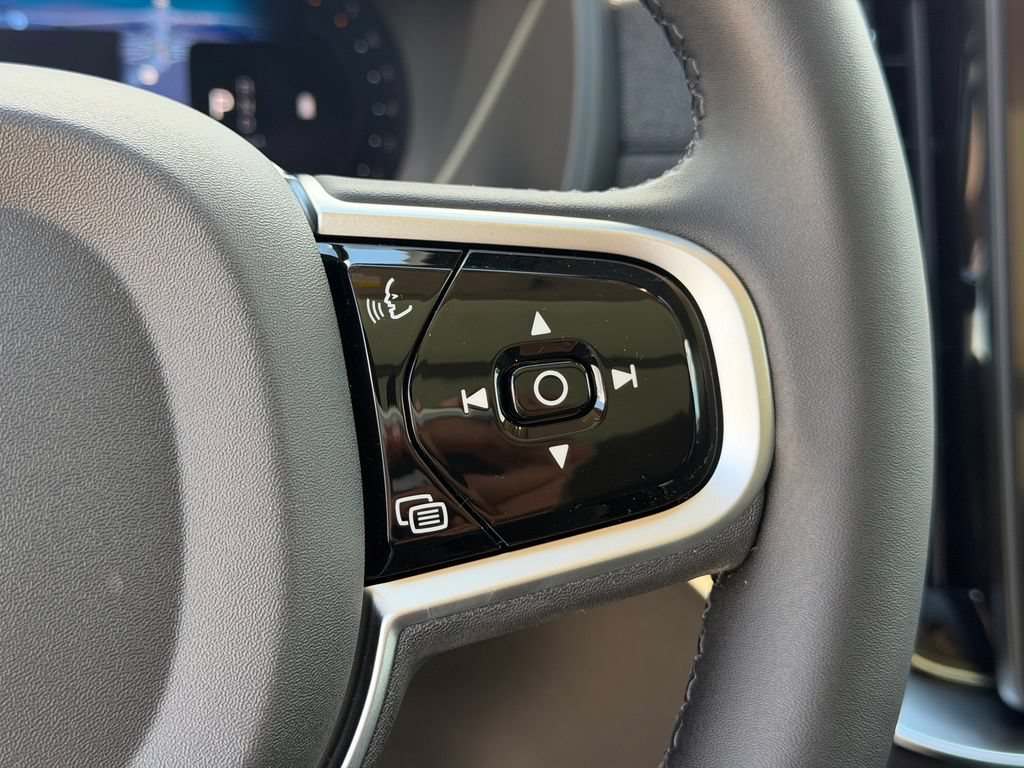 New 2026 Volvo XC90 B6 Plus w/ Protection Package Premier AWD/4WD image 19
