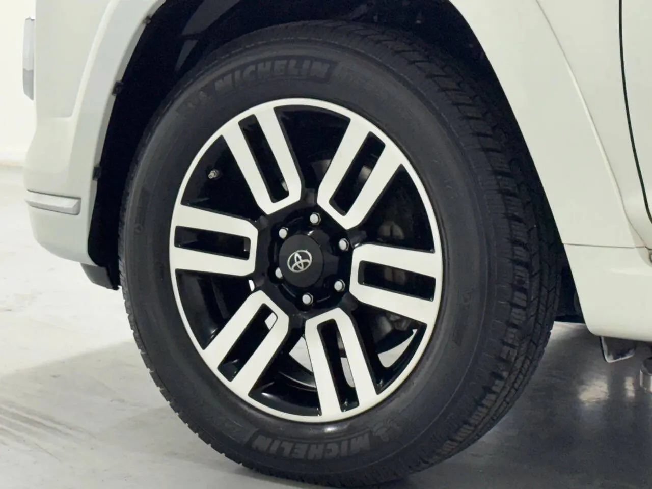 Used 2020 Toyota 4Runner Limited RWD image 47