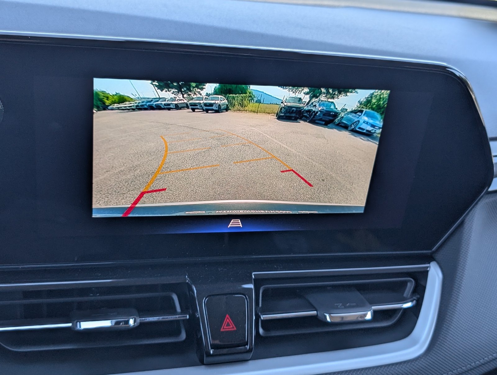Used 2025 Chevrolet TrailBlazer LT w/ Convenience Package FWD image 19