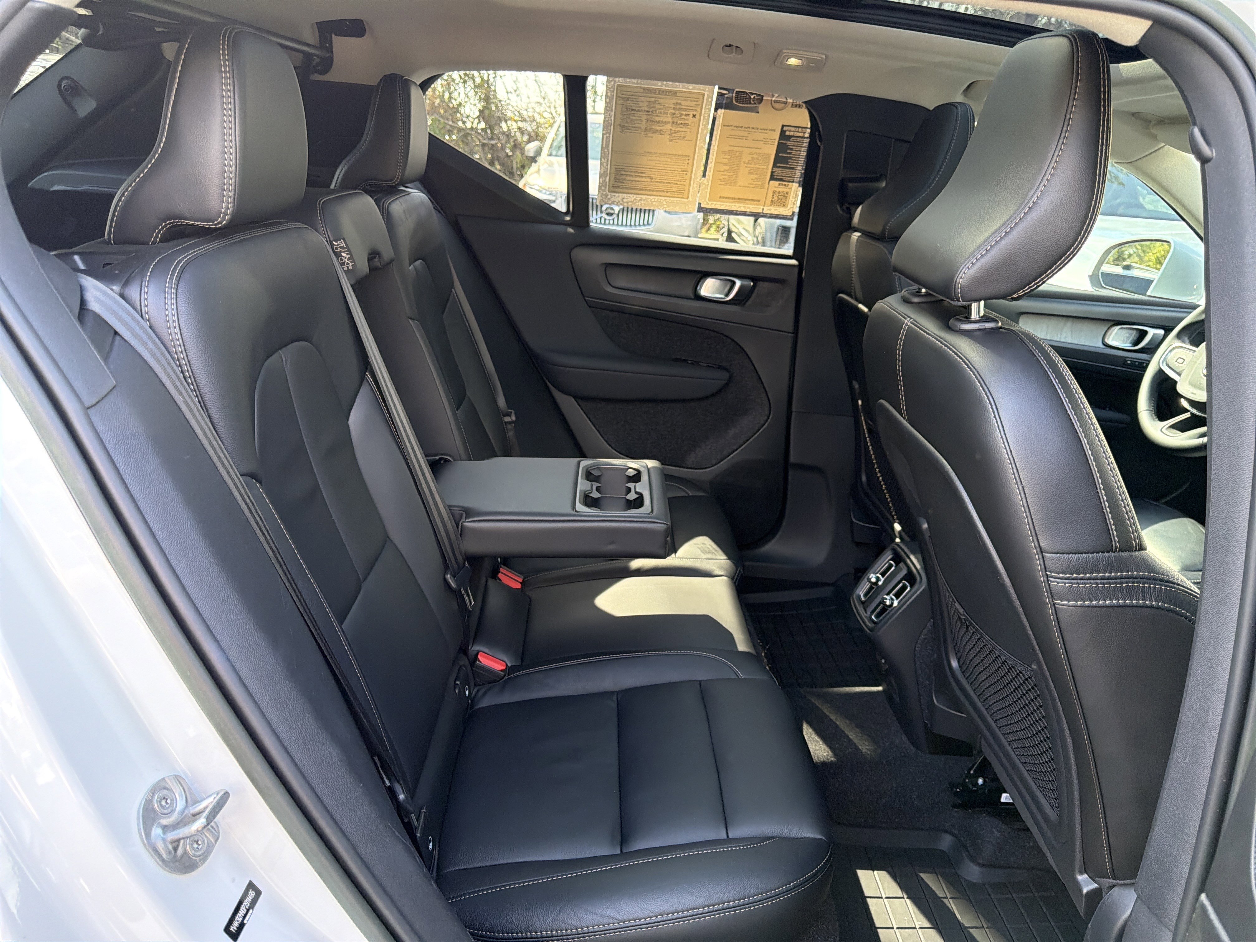 Certified 2023 Volvo XC40 B4 Plus w/ Driver Assist Package image 33