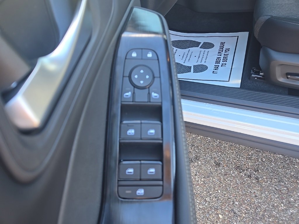 New 2026 Nissan Rogue SV image 10