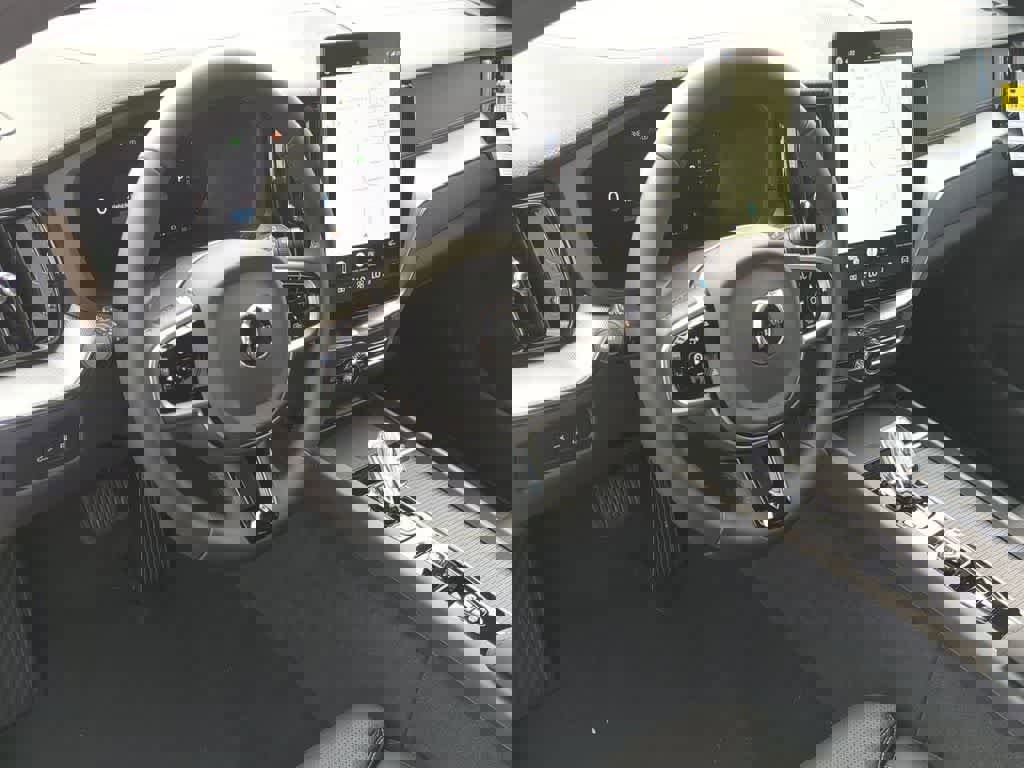 New 2026 Volvo XC60 T8 Ultra w/ Protection Package Premier AWD/4WD video 2