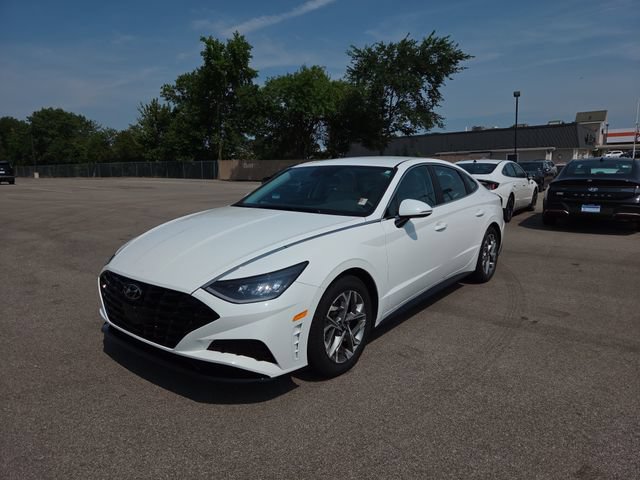 Certified 2023 Hyundai Sonata SEL w/ Preferred Accessory Package FWD image 2