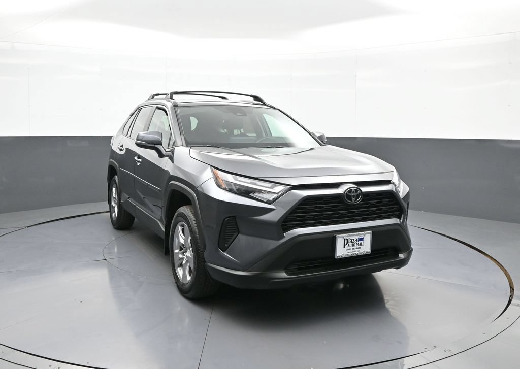 Used 2023 Toyota RAV4 XLE AWD/4WD image 3