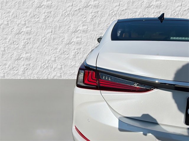 New 2025 Lexus ES 350 Ultra Luxury image 10