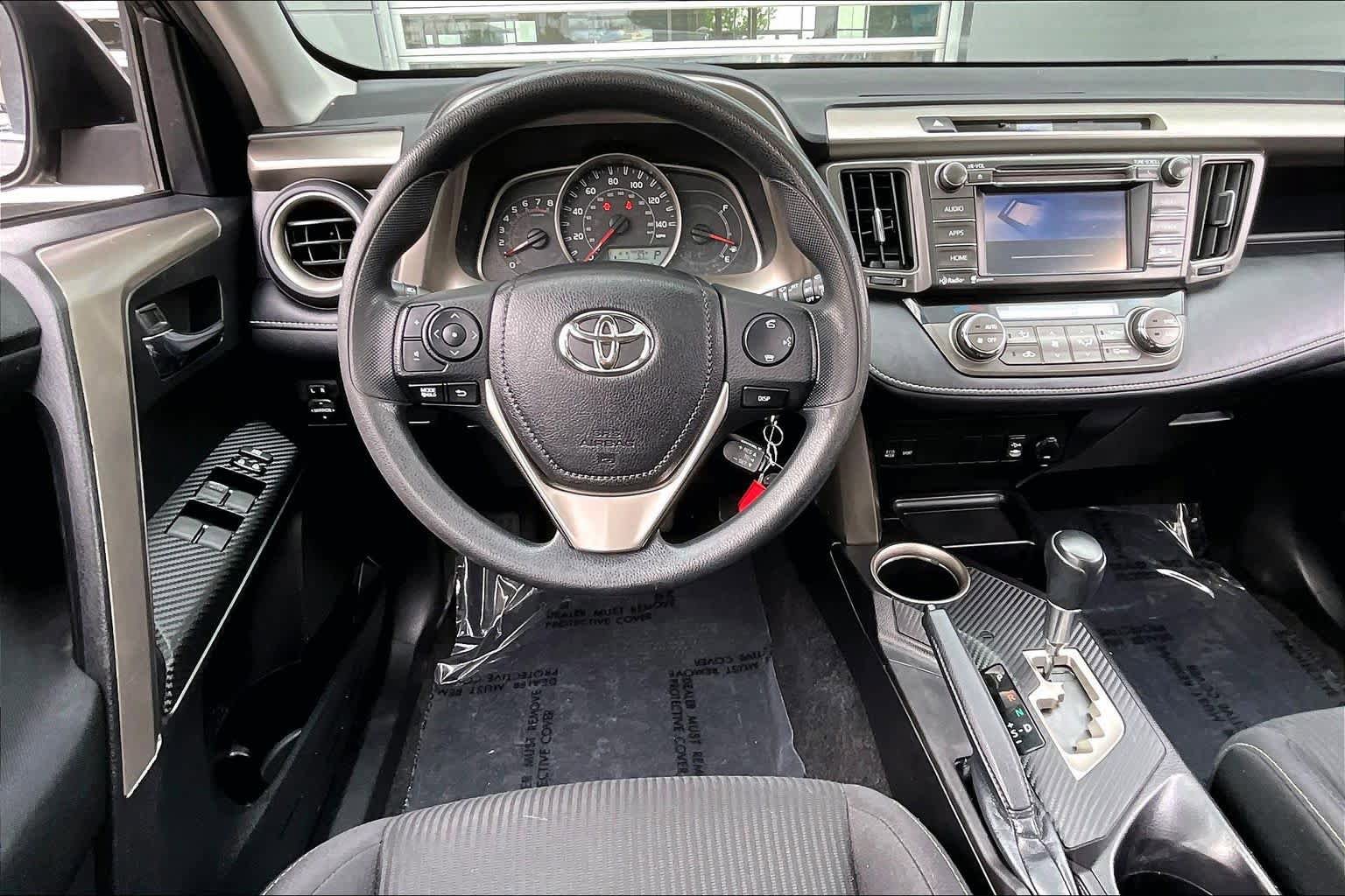 Used 2015 Toyota RAV4 XLE AWD/4WD image 6