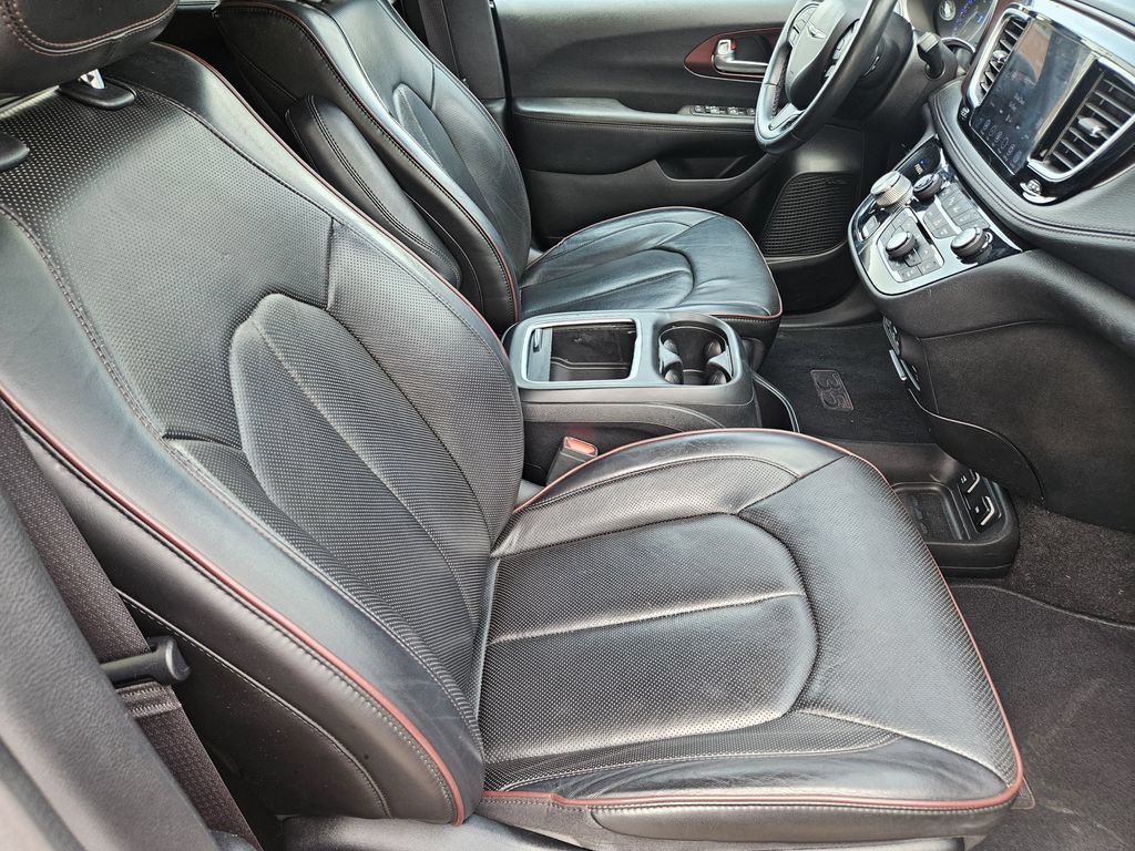 Used 2020 Chrysler Pacifica Limited FWD image 11