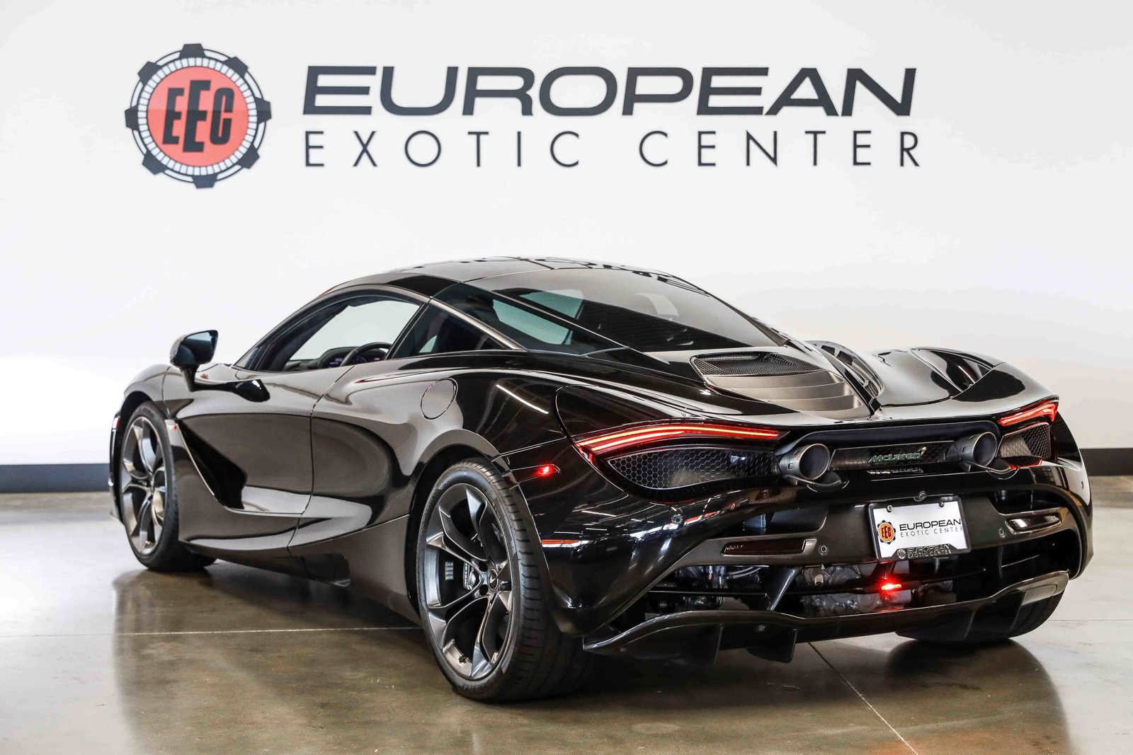 Used 2019 McLaren 720S RWD image 10