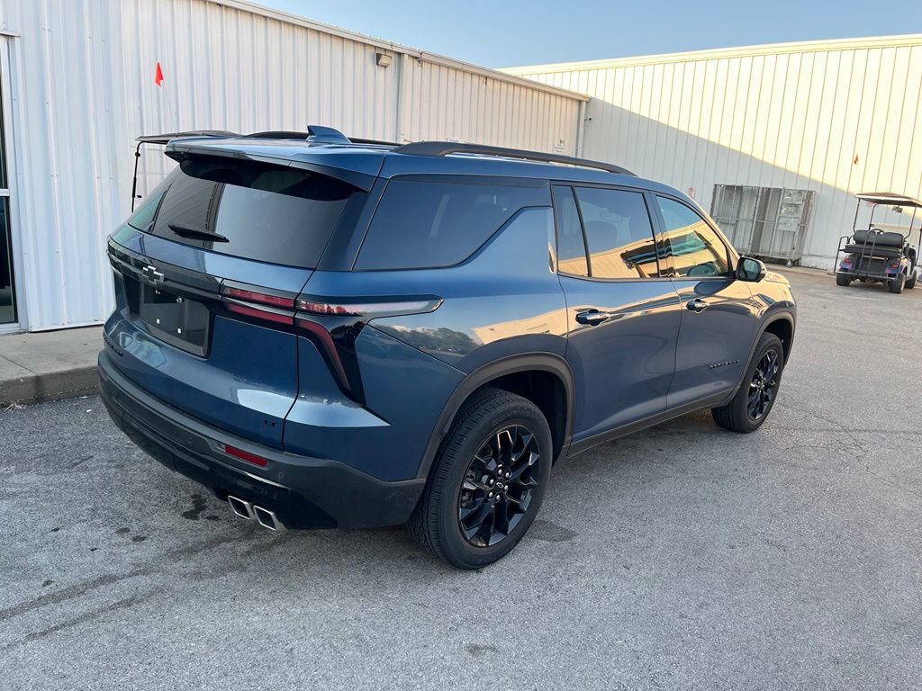 Used 2024 Chevrolet Traverse LT w/ Midnight/Sport Edition AWD/4WD image 3
