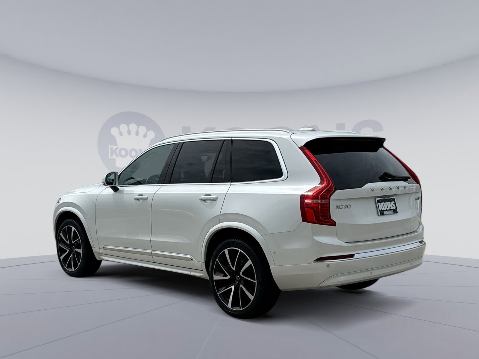 Certified 2023 Volvo XC90 B5 Plus w/ Protection Package Premier AWD/4WD image 4