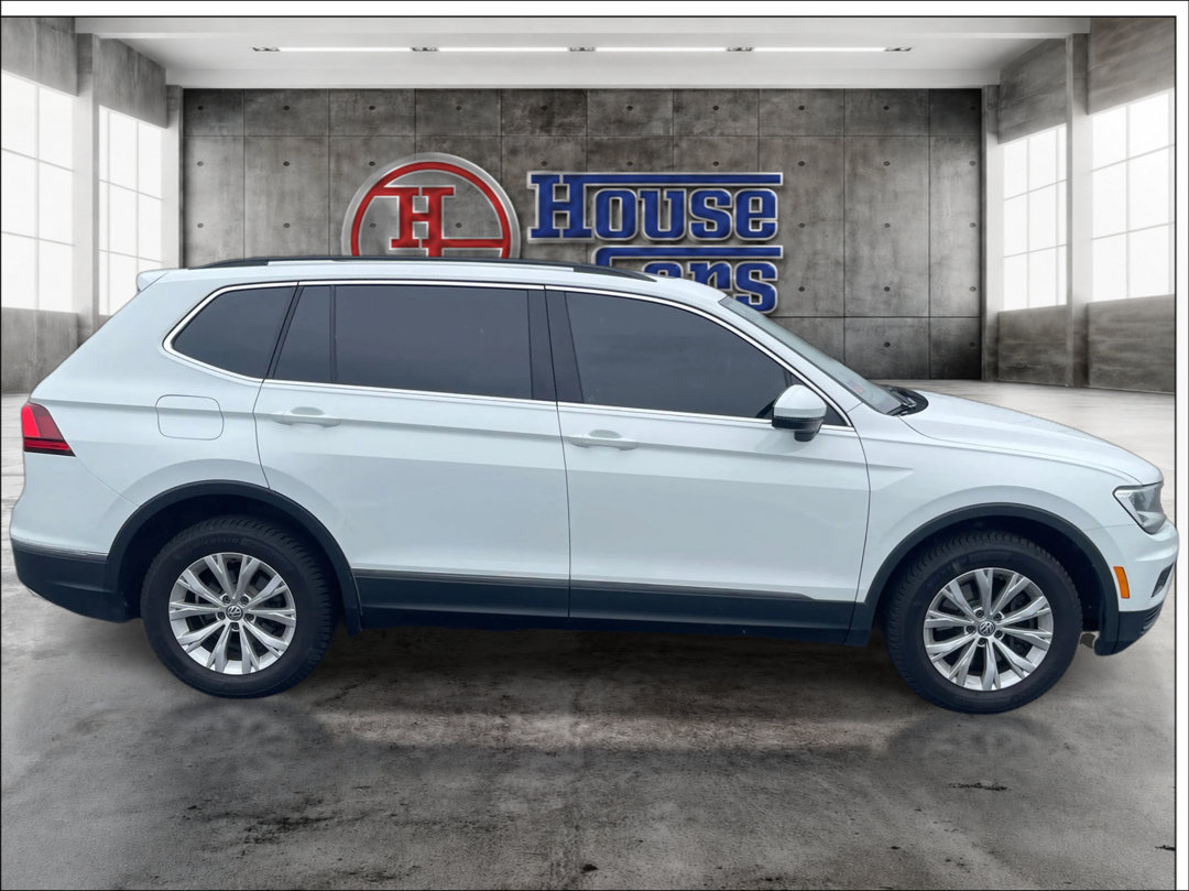 Used 2018 Volkswagen Tiguan SE w/ Panoramic Sunroof Package AWD/4WD image 4