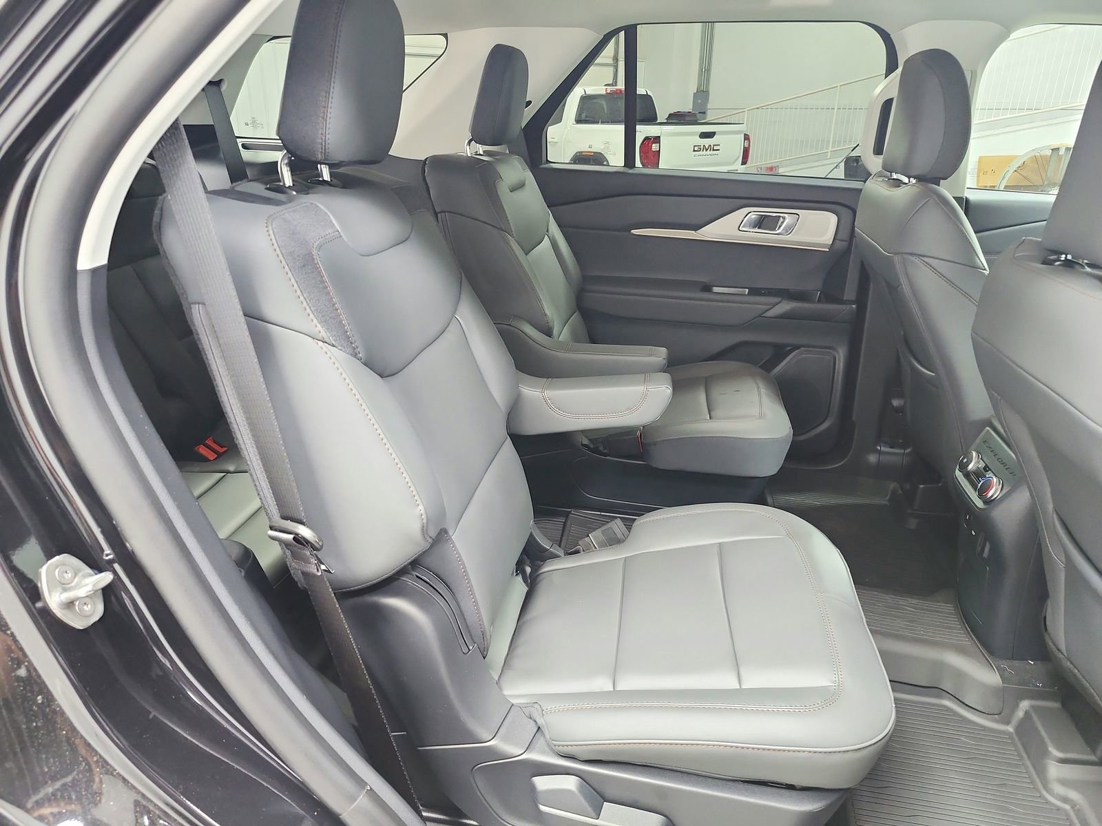New 2026 Ford Explorer Active w/ Active Comfort Package image 37