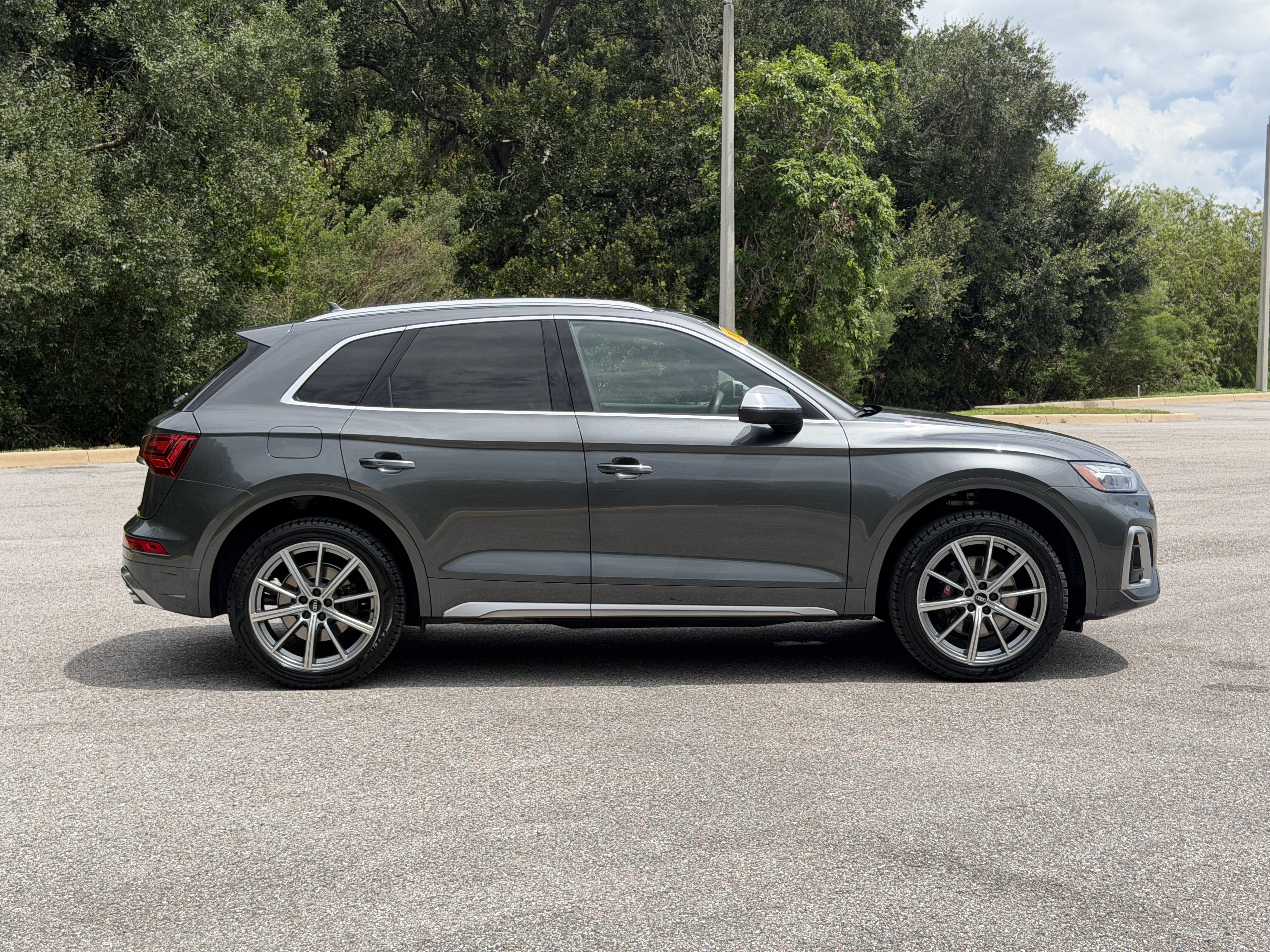 Used 2021 Audi SQ5 Premium Plus w/ Premium Plus Package AWD/4WD image 8