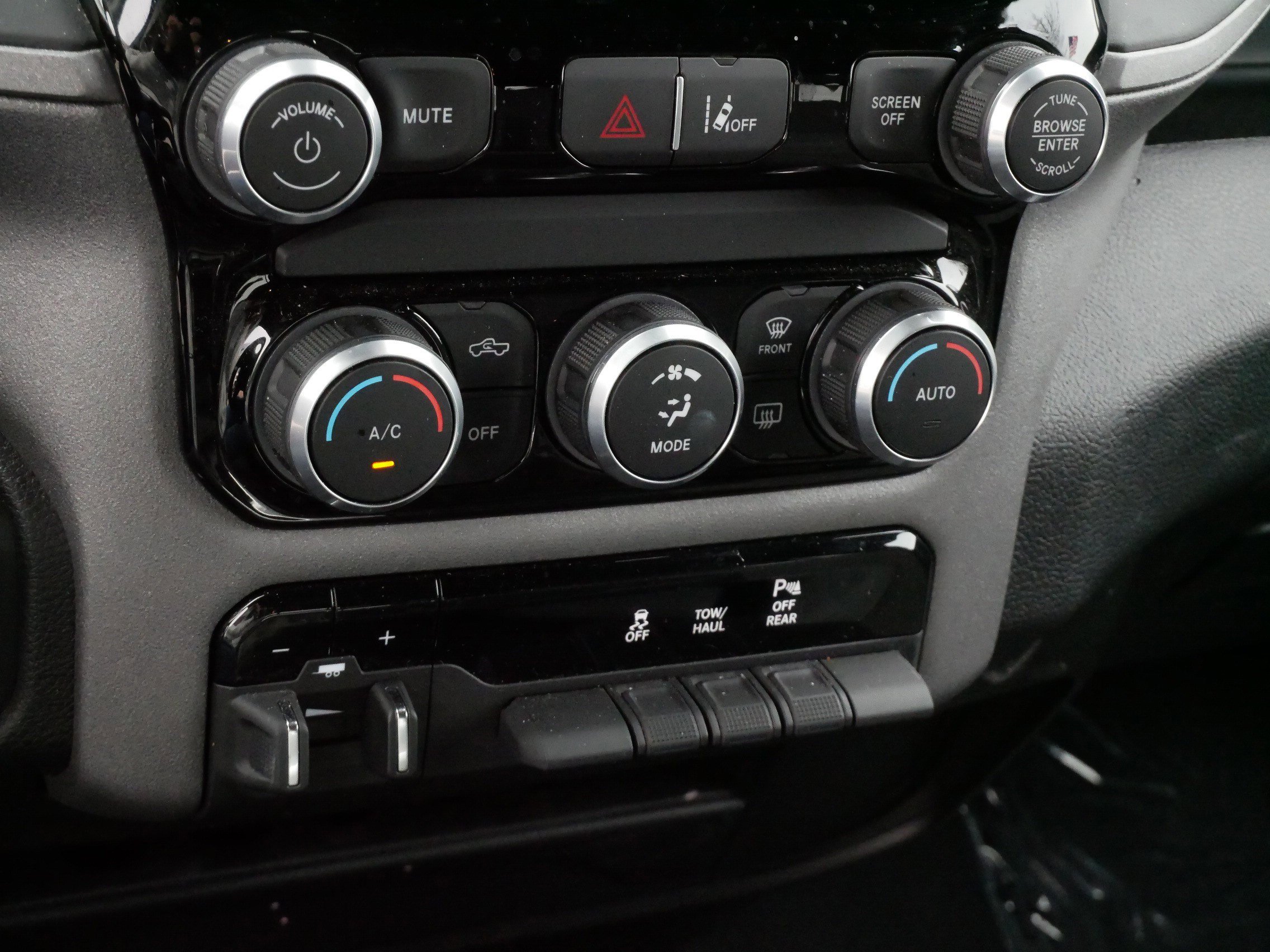 Used 2024 RAM 2500 Tradesman w/ Safety Group image 23