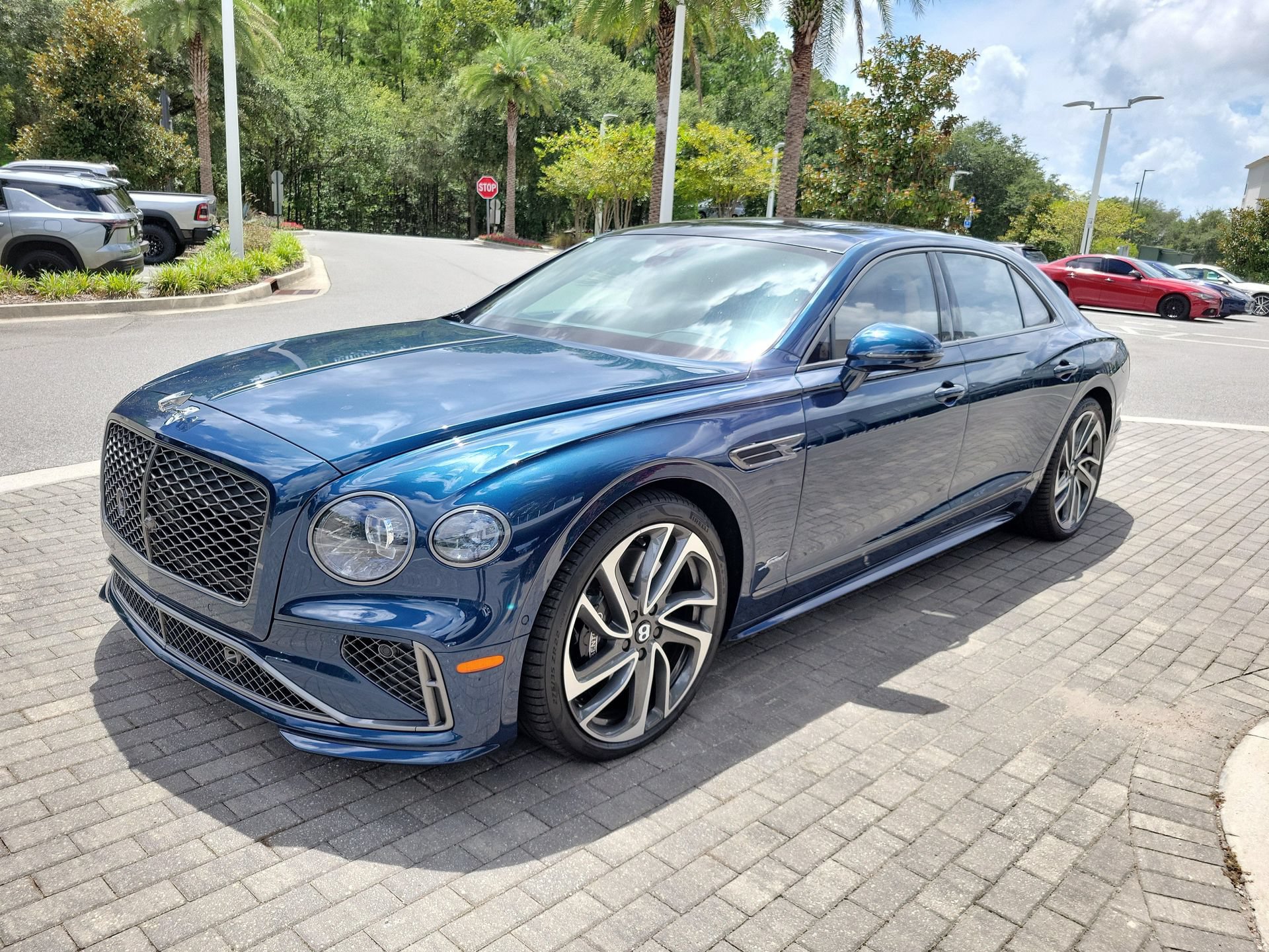 Used 2025 Bentley Flying Spur Plug-In Hybrid AWD/4WD image 8