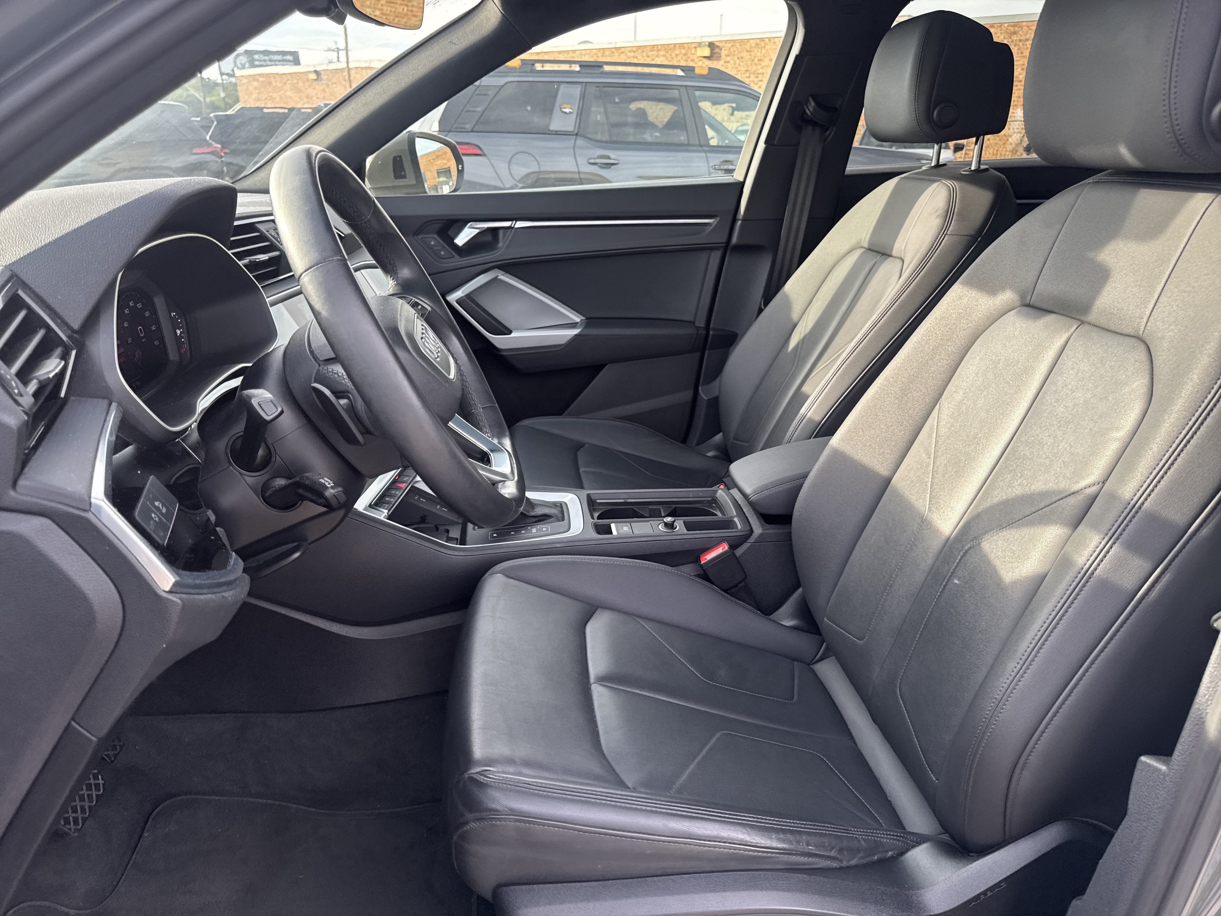 Used 2022 Audi Q3 2.0T Premium Plus w/ Premium Plus Package AWD/4WD image 24