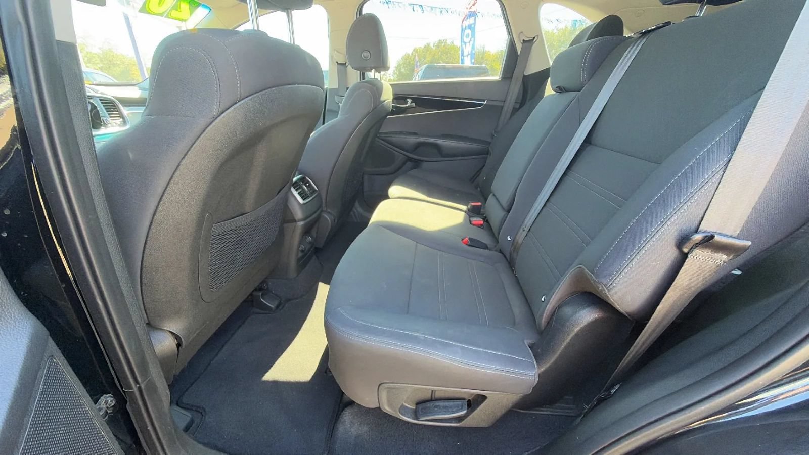 Used 2020 Kia Sorento LX FWD image 32